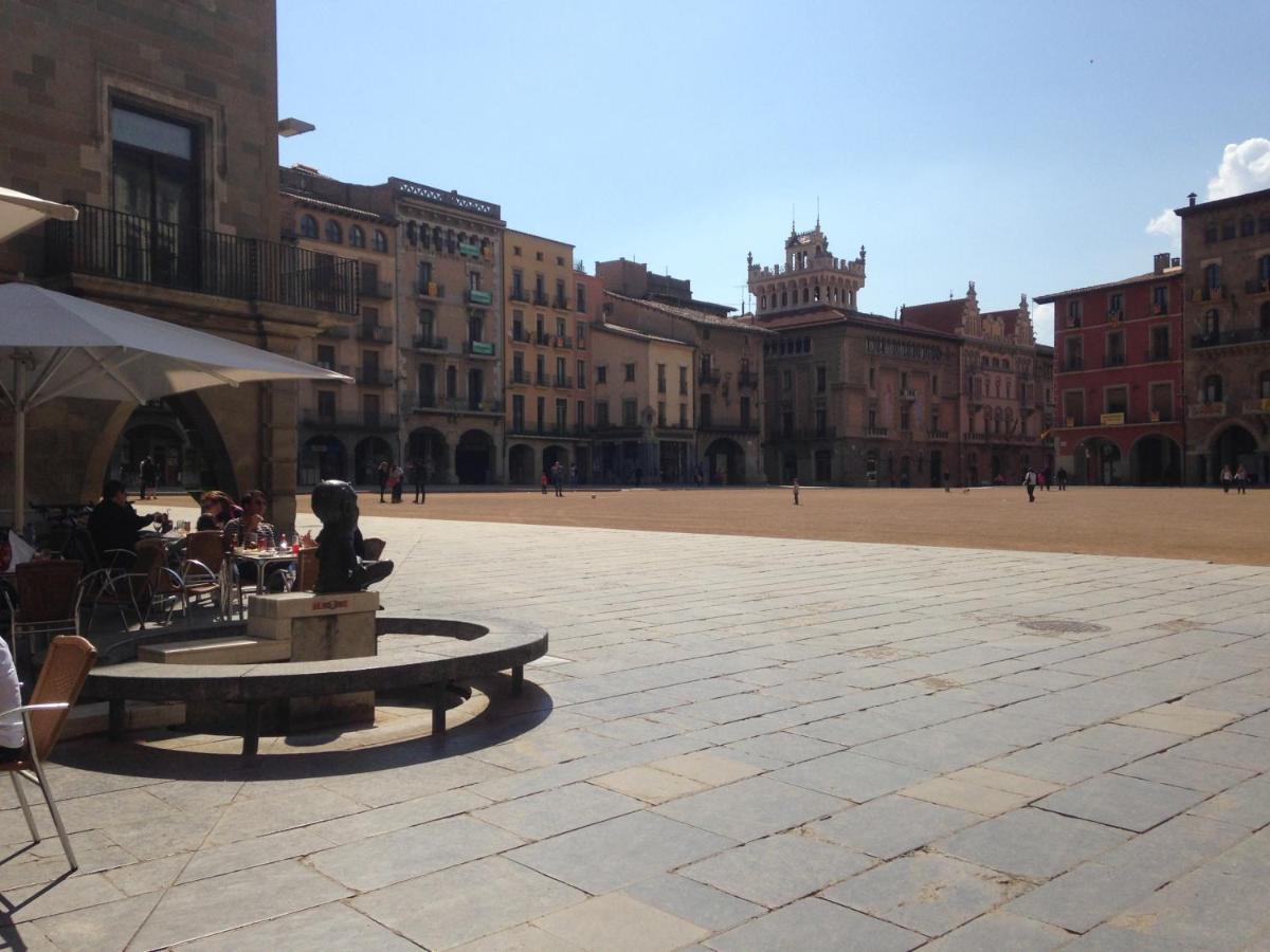Apartaments Vicus 2 Con Vistas A La Plaza Mayor De Vic Luaran gambar
