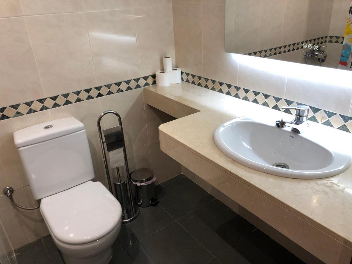 Apartaments Vicus 2 Con Vistas A La Plaza Mayor De Vic Luaran gambar