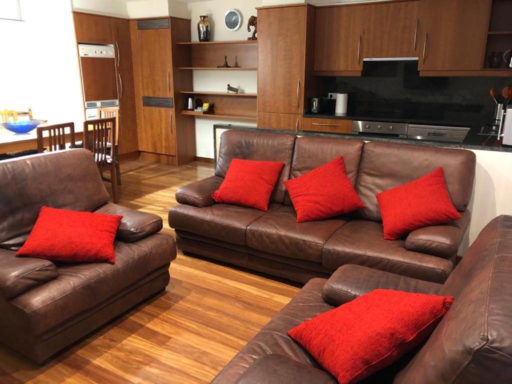 Apartaments Vicus 2 Con Vistas A La Plaza Mayor De Vic Luaran gambar